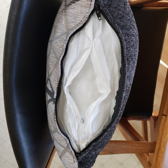 🆕 Decorative Cushions 17"x17" - Picture 6 of 6